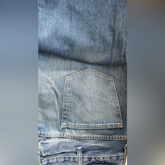 Brand new Levi’s 569 size W38 L32 - Picture 2 of 3